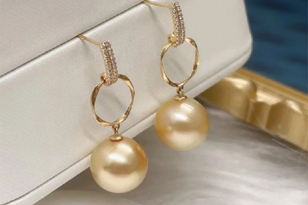 珍珠首飾戴舊了怎么辦 珍珠首飾可以戴幾年 珍珠首飾戴舊了怎么辦 珍珠首飾可以戴幾年