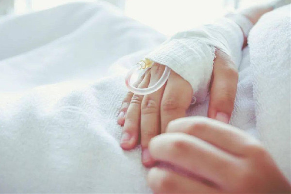 男子在診所輸液后死亡街道回應(yīng) 輸液對(duì)身體危害大嗎 男子在診所輸液后死亡街道回應(yīng) 輸液對(duì)身體危害大嗎