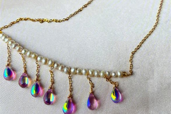 珍珠首飾要搭配什么衣服合適 珍珠首飾什么顏色好看 珍珠首飾要搭配什么衣服合適 珍珠首飾什么顏色好看