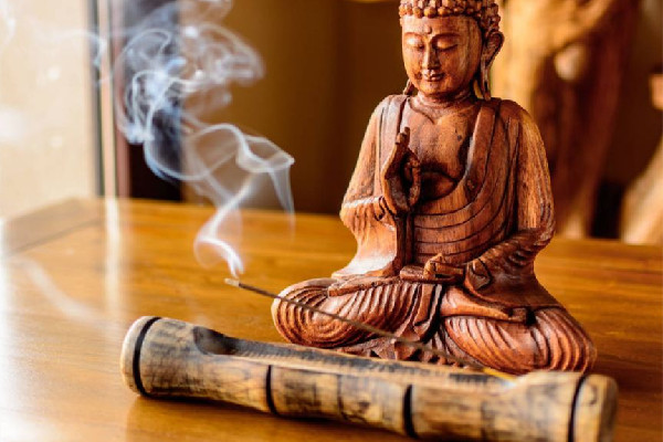 去寺廟可以不上香嗎 去寺廟上香的規(guī)矩和忌諱 去寺廟可以不上香嗎 去寺廟上香的規(guī)矩和忌諱