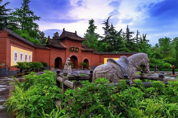 去寺廟是不是每個佛像都需要拜 去寺廟對和尚怎么稱呼 去寺廟是不是每個佛像都需要拜 去寺廟對和尚怎么稱呼