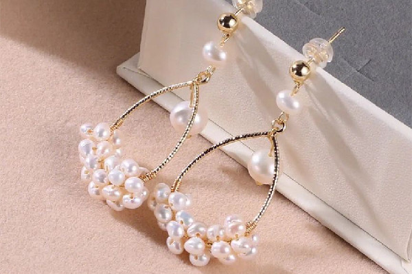 珍珠耳環(huán)多少錢一對(duì) 珍珠耳環(huán)有收藏價(jià)值嗎 珍珠耳環(huán)多少錢一對(duì) 珍珠耳環(huán)有收藏價(jià)值嗎