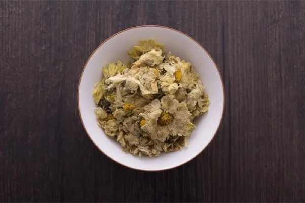 菊花茶有小黑蟲怎么辦 菊花茶有蟲子能喝嗎 菊花茶有小黑蟲怎么辦 菊花茶有蟲子能喝嗎