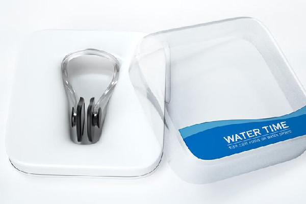 游泳耳塞的正確佩戴方法 游泳耳塞怎么分左右 游泳耳塞的正確佩戴方法 游泳耳塞怎么分左右