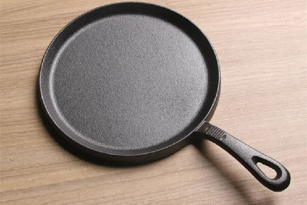 平底鍋鍋底的黑垢怎么去除 平底鍋每次用完怎么清洗 平底鍋鍋底的黑垢怎么去除 平底鍋每次用完怎么清洗