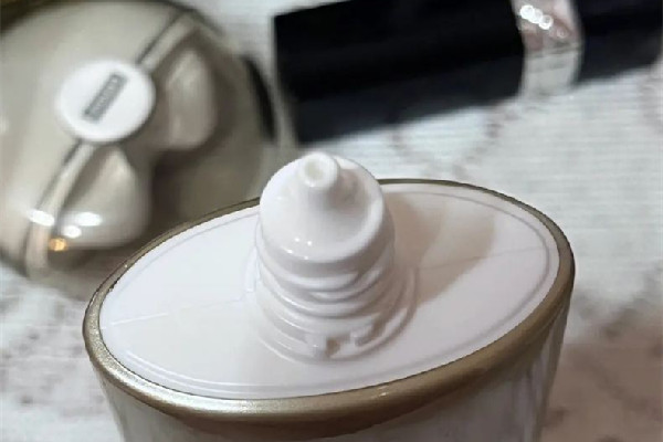 安耐曬適合于多大年齡 安耐曬會不會堵塞毛孔 安耐曬適合于多大年齡 安耐曬會不會堵塞毛孔