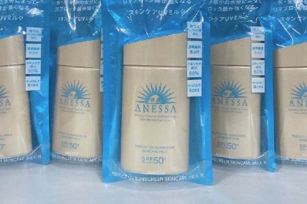 安耐曬可以用洗面奶卸掉嗎 安耐曬用完要卸妝嗎 安耐曬可以用洗面奶卸掉嗎 安耐曬用完要卸妝嗎