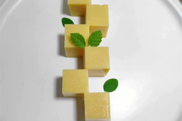 豌豆黃的功效和作用 豌豆黃是甜的還是咸的 豌豆黃的功效和作用 豌豆黃是甜的還是咸的