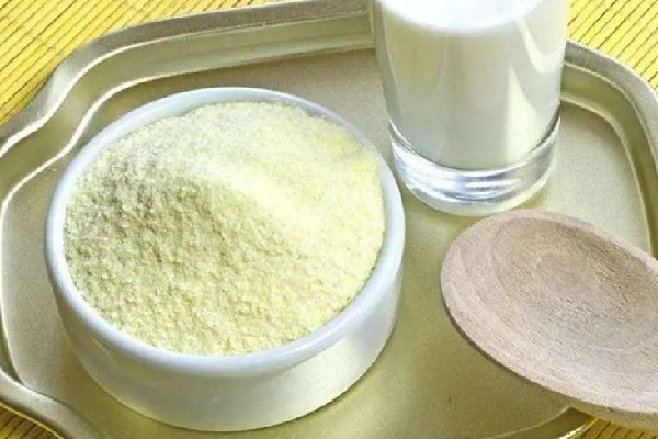 成人奶粉和純牛奶哪個更有營養(yǎng) 成人奶粉的功效和作用 成人奶粉和純牛奶哪個更有營養(yǎng) 成人奶粉的功效和作用