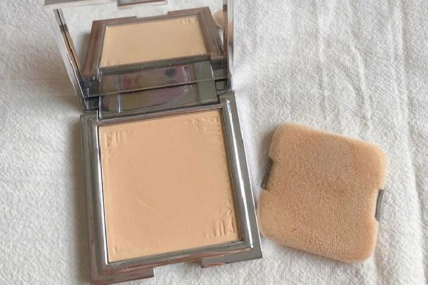 粉餅和粉底液一樣嗎 粉餅和散粉的區(qū)別和作用 粉餅和粉底液一樣嗎 粉餅和散粉的區(qū)別和作用