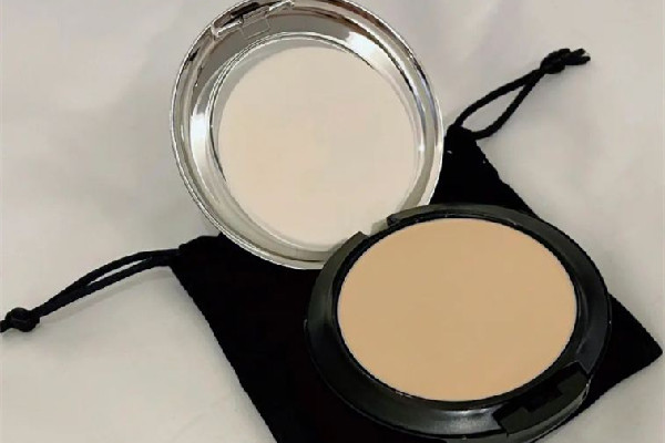 粉餅摔碎了如何修復(fù) 粉餅碎了還能用嗎 粉餅摔碎了如何修復(fù) 粉餅碎了還能用嗎